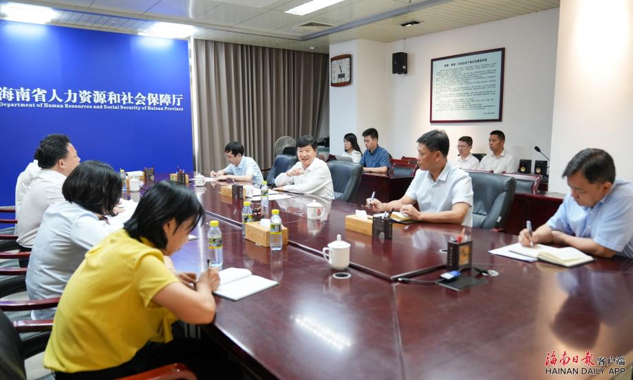 省长刘小明：在“严、实、效”上下更大功夫，不断推动主题教育走深走实